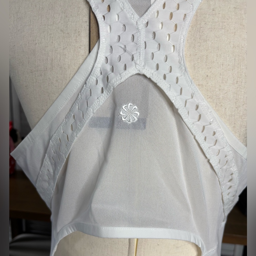 Nike Women's Mesh White Coverup LARGE NWT - Picture 5 of 16